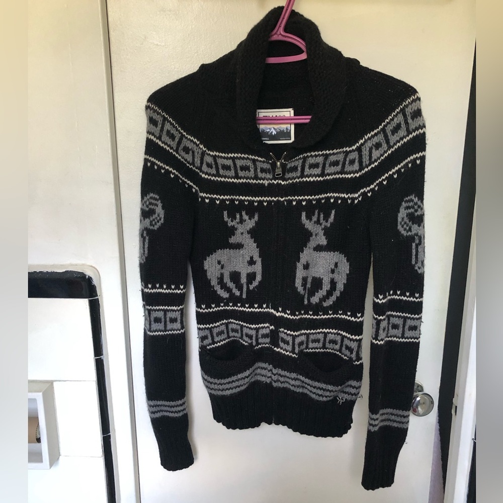 100% lambswool TNA sweater, XS